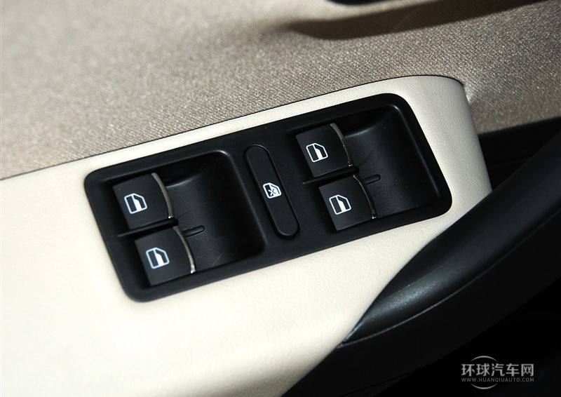 2013款 1.6L 自動(dòng)豪華版