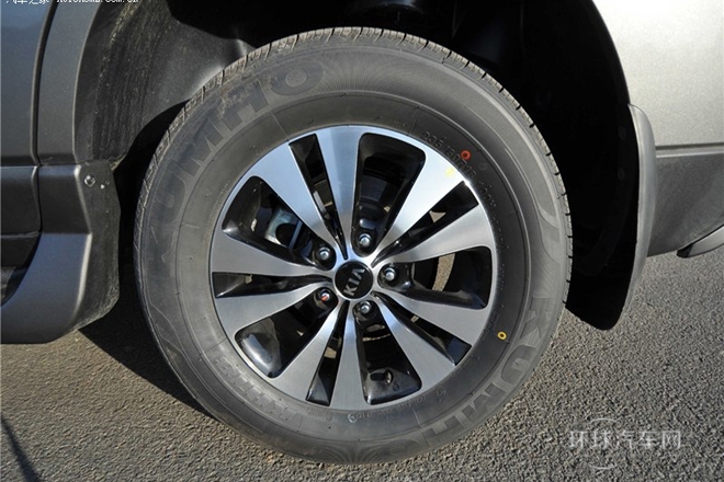 2013款 2.0L 手動(dòng)四驅(qū)版GLS