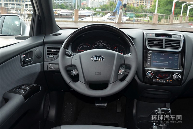 2013款 2.0L 自動(dòng)兩驅(qū)版Premium