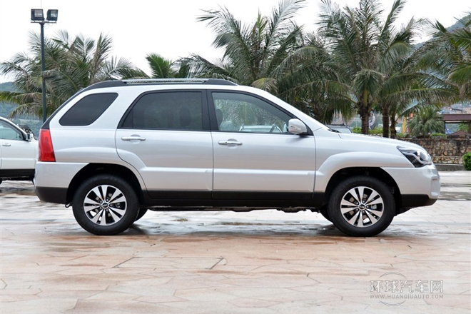 2013款 2.0L 自動兩驅版Premium