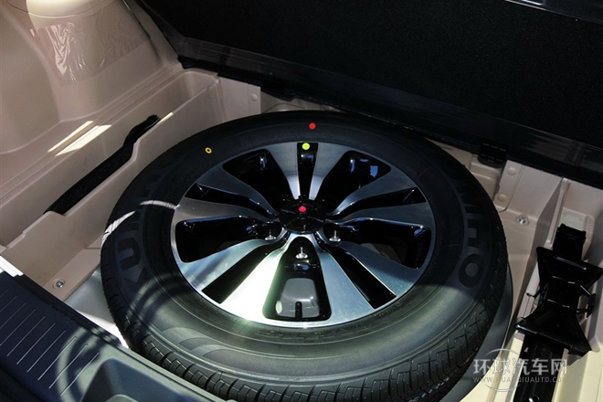 2013款 2.0L 自動(dòng)兩驅(qū)版DLX