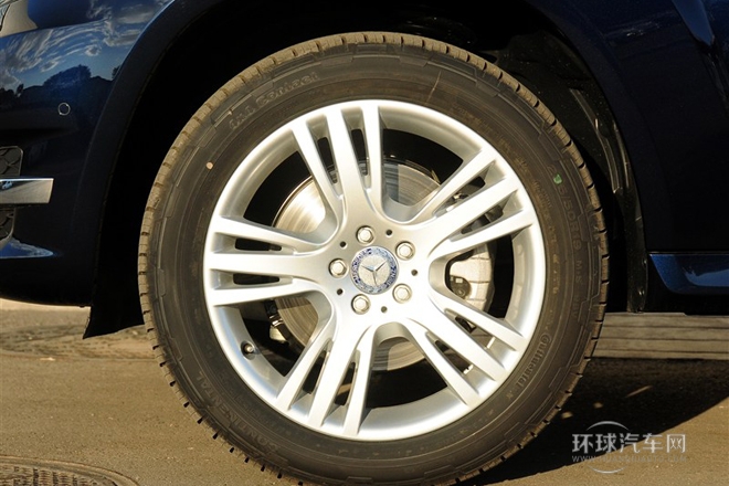 2013款GLK300 4MATIC動(dòng)感版