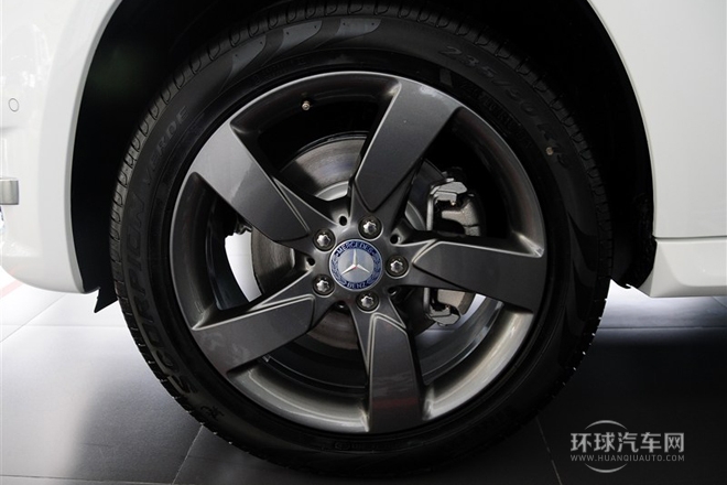 2013款GLK300 4MATIC動(dòng)感天窗版