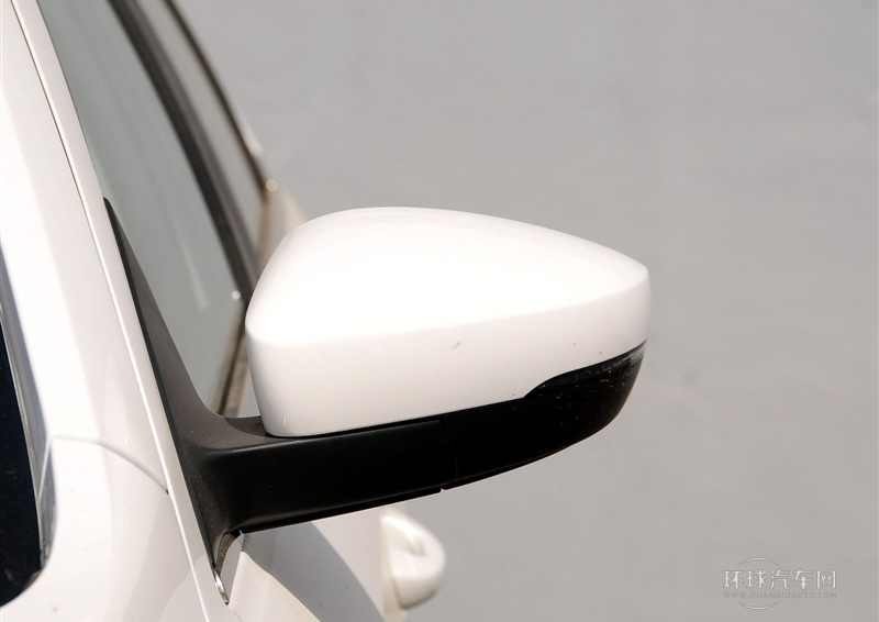 2013款 1.6L 自動豪華型