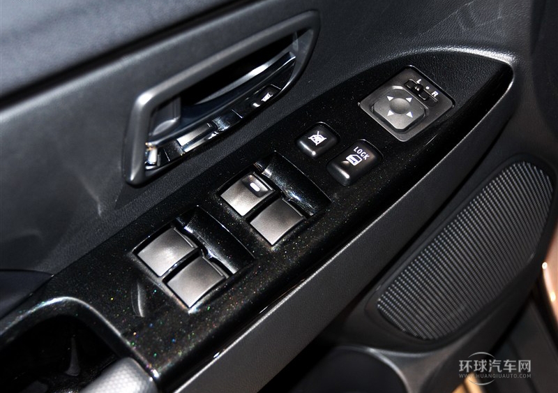 2013款 2.0L 兩驅豪華型