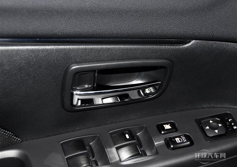 2013款 2.0L 兩驅(qū)時尚型