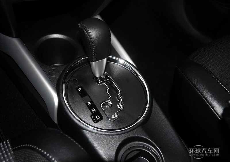 2013款 2.0L 兩驅時尚型