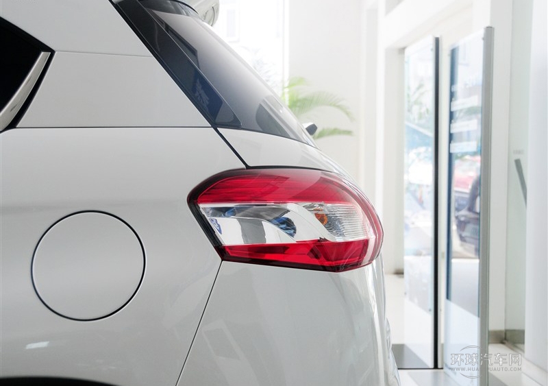 2013款 2.0L 兩驅時尚型