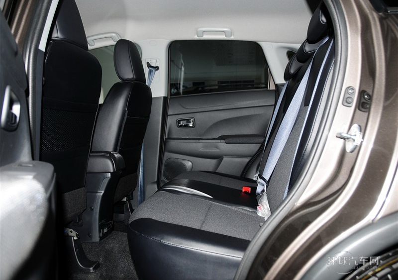 2013款 2.0L 四驅時尚型