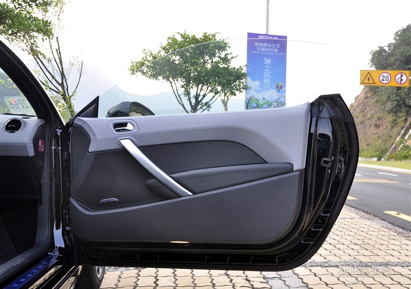 2011款 1.6T 豪華運(yùn)動型