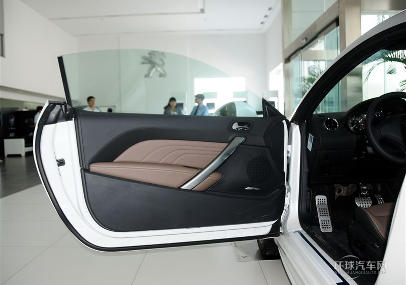 2014款 1.6T 豪華版深色風格