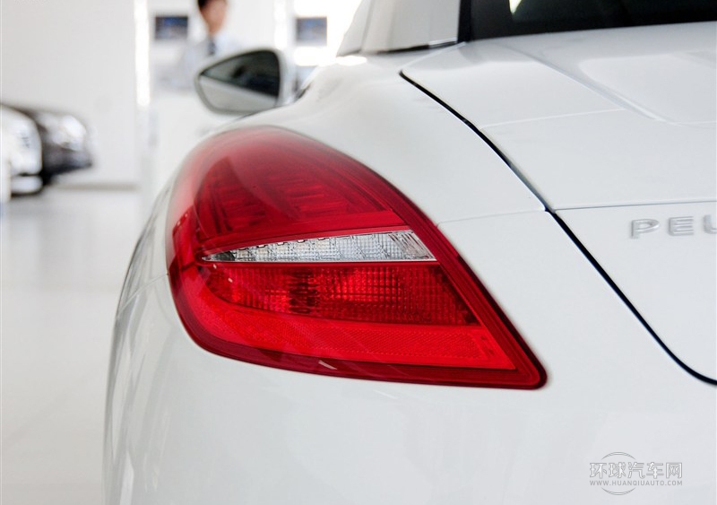 2014款 1.6T 豪華版深色風格