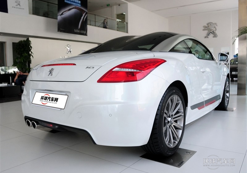 2014款 1.6T 豪華版深色風格