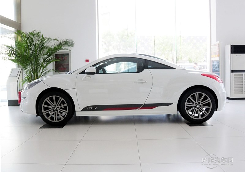 2014款 1.6T 豪華版深色風(fēng)格