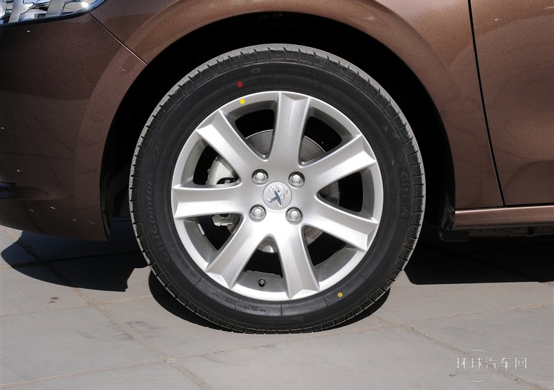 2014款 1.6L 自動尊貴版