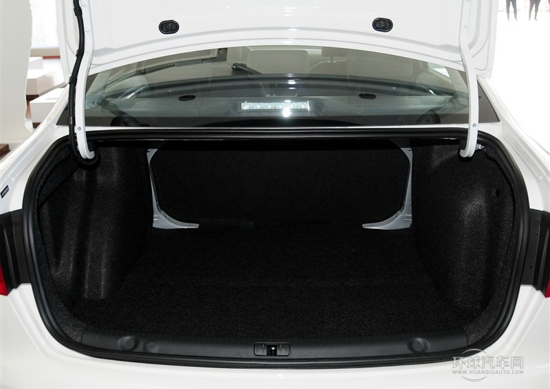 2013款 改款 1.6L 手動風尚版