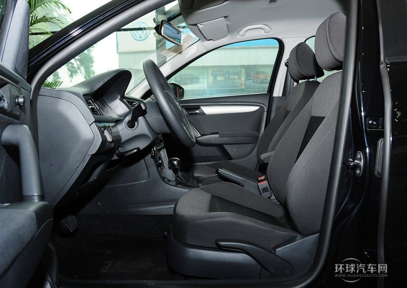 2013款 改款 1.6L 自動風尚版