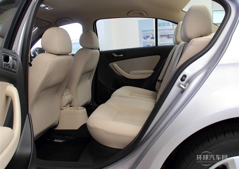 2013款 經(jīng)典 1.6L 手動(dòng)風(fēng)尚版