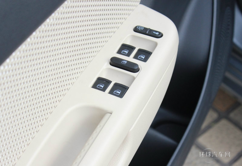 2013款 經(jīng)典 1.6L 自動(dòng)風(fēng)尚版