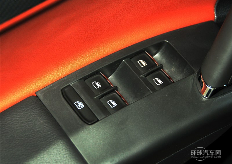 2014款 1.6L 自動(dòng)運(yùn)動(dòng)版