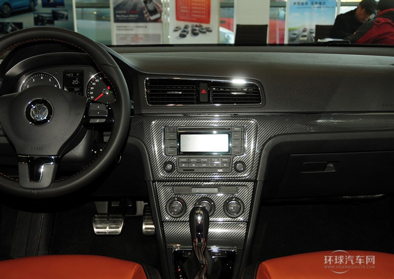 2014款 1.6L 自動(dòng)運(yùn)動(dòng)版