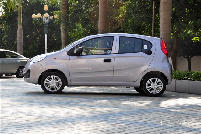 2013款 1.0L 手動時尚版