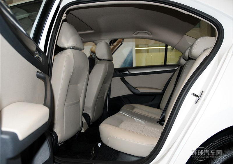 2013款 1.6L 手動舒適版