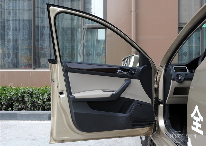 2013款 1.6L 自動豪華版