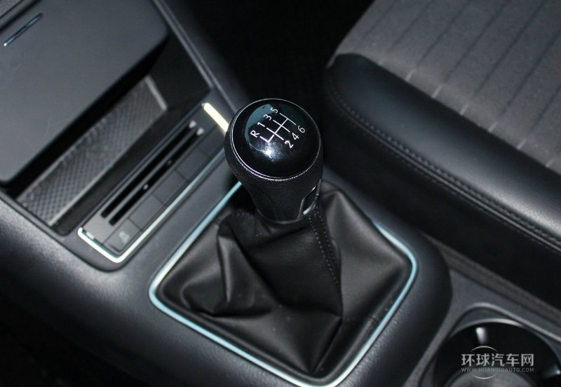 2013款 1.8TSI 手動兩驅風尚版