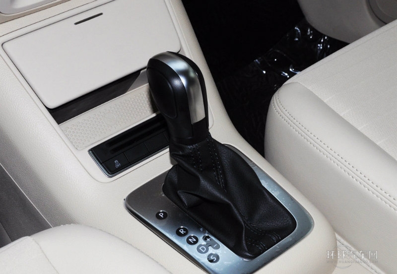 2013款 1.8TSI 自動(dòng)兩驅(qū)風(fēng)尚版