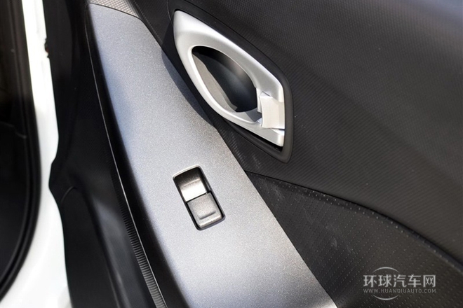 2013款1.6L手動(dòng)ESP  尊貴版