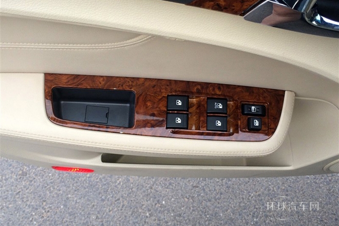 2013款 1.8L手動精英版