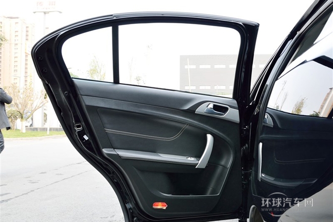 2013款 2.0L 自動豪華版