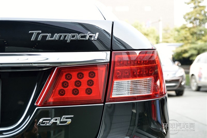 2013款 2.0L 自動豪華版