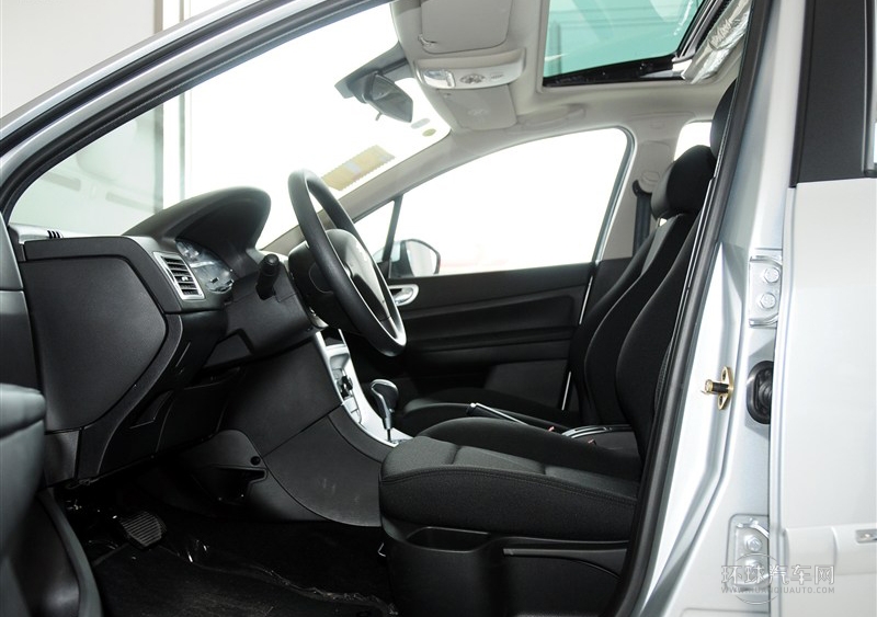 2013款 兩廂 1.6L 自動舒適版