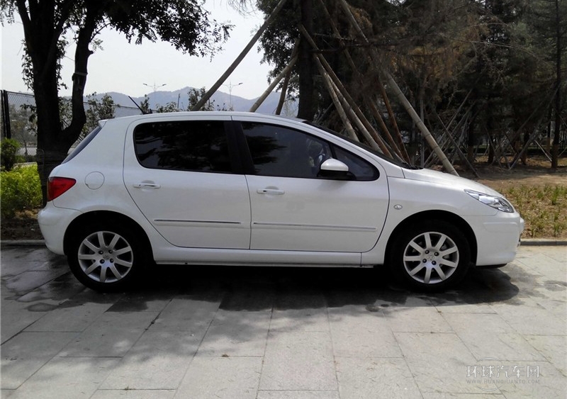 2013款 兩廂 1.6L 手動舒適版