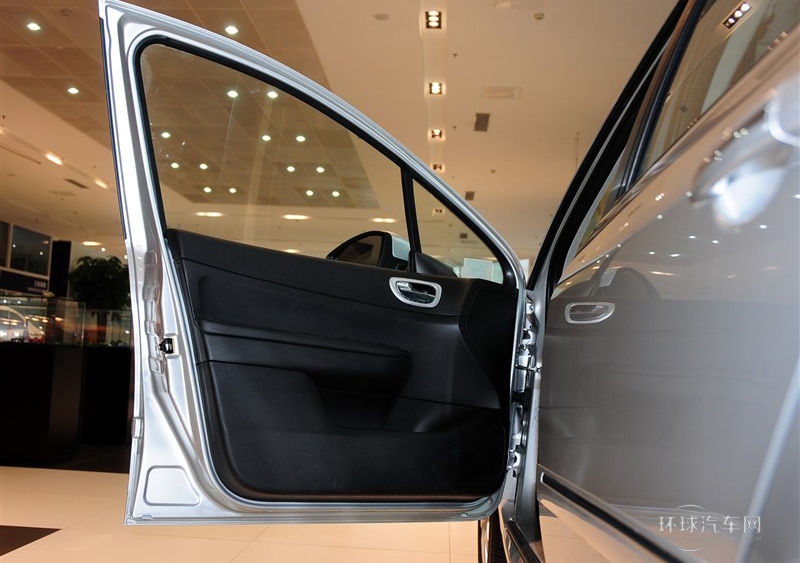 2013款 兩廂 1.6L 手動舒適版