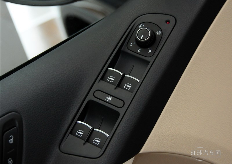 2013款 1.8TSI 自動兩驅舒適版