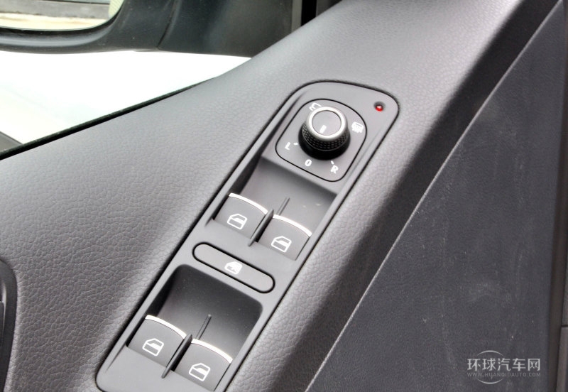 2013款 1.8TSI 自動四驅舒適版