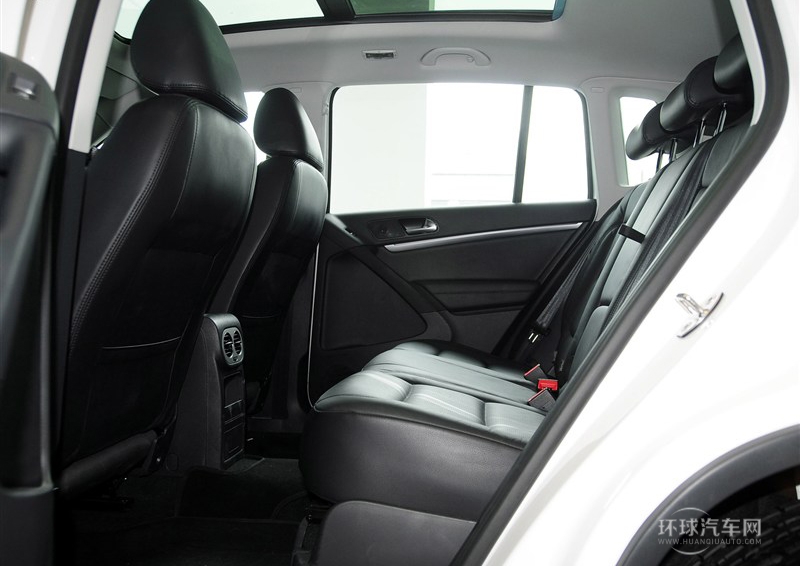 2013款 1.8TSI 自動(dòng)四驅(qū)豪華型