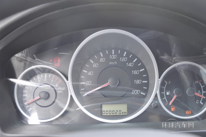 2012款 2.0L 手動汽油兩驅時尚版