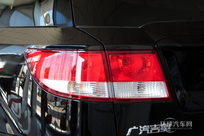 2012款 2.0L 手動汽油兩驅天窗版