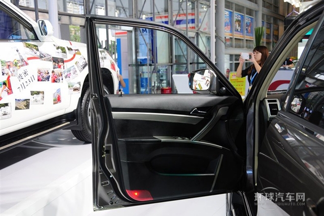 2012款 2.4L 手動汽油四驅天窗版