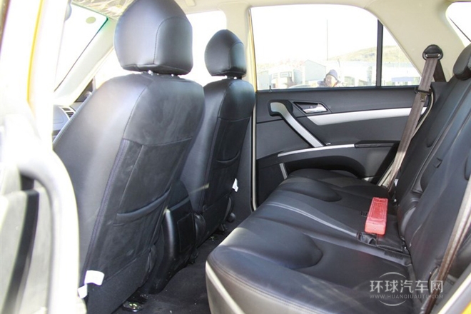 2012款 2.4L 自動汽油四驅時尚版