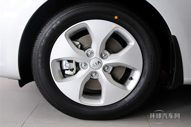 2013款 2.0L 7座自動標準版 國V