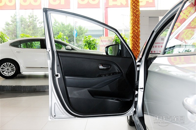 2013款 2.0L 7座自動標準版 國V