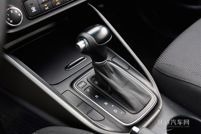 2013款 2.0L 5座自動標準版 國V