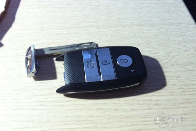 2013款 2.0L 7座自動豪華版 國IV