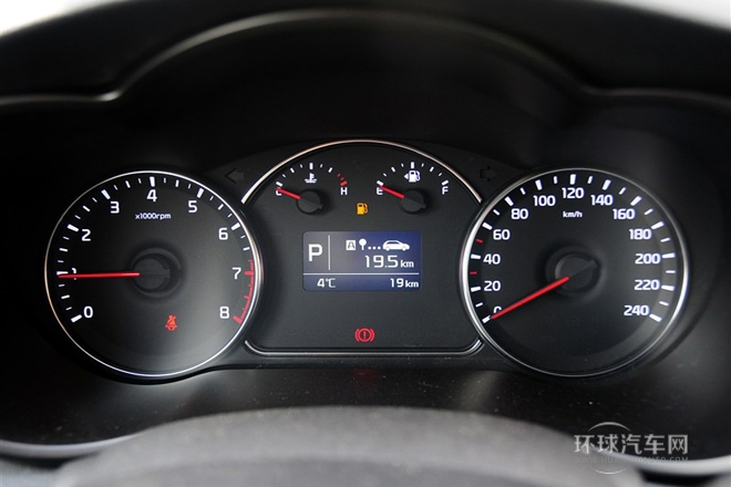 2013款 2.0L 7座自動豪華版 國IV