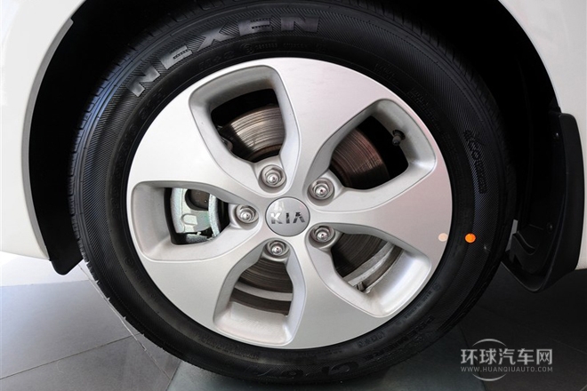 2013款 2.0L 7座自動舒適版 國IV